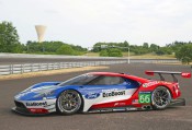 Nowy Ford GT na wyścig w Le Mans w 2016 roku-bok