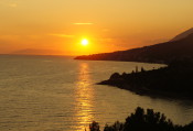 Zachód słońca na wybrzeżu w Chorwacji